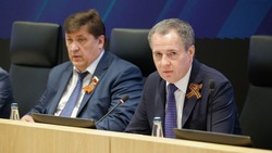 Вячеслав Гладков обязал глав муниципалитетов передать дома детям-сиротам до 1 октября