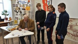 Встреча с белгородским писателем Валерием Черкесовым прошла в Великомихайловской детской библиотеке
