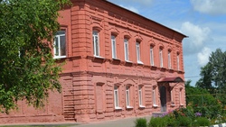 Андрей Гриднев посетил школу искусств и музей села Великомихайловка Новооскольского округа