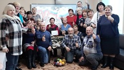 «Серебряные волонтёры» Нового Оскола присоединились к акции «Тепло для героя»