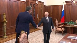 Ведущие политологи страны отметили важность встречи президента с Вячеславом Гладковым