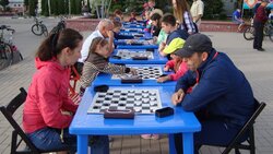 Семейный турнир по русским шашкам прошёл на Центральной площади