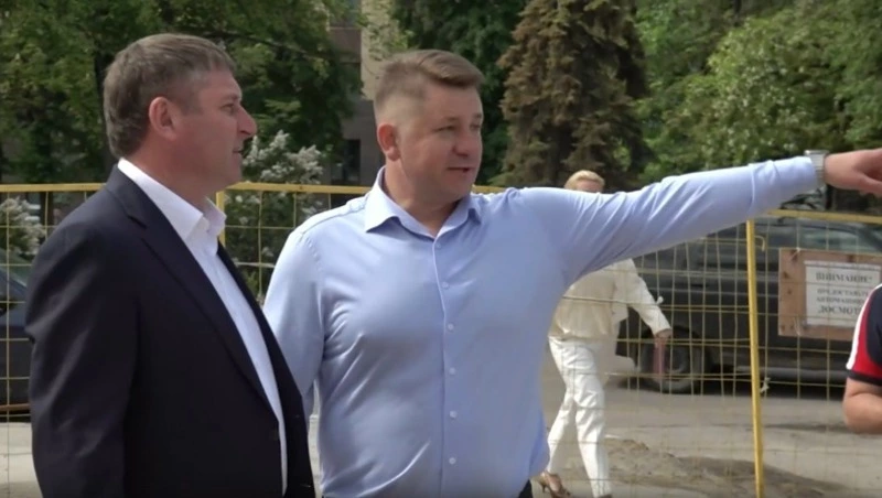 Александр Шуваев проверил ход строительных работ пространства «Белый квартал» в Белгороде