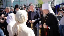 Вячеслав Гладков встретил Благодатный огонь в Белгородской области