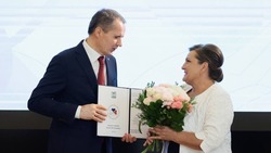 Вячеслав гладков наградил соцработников – лауреатов премии имени Павла Бедненко