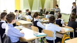 Белгородские власти сформировали программу замены парт в школах региона