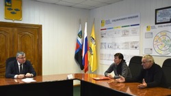 Глава администрации Новооскольского округа провёл плановый приём граждан по личным вопросам