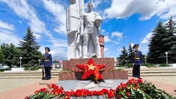 Новооскольцы торжественно отметили День памяти и скорби