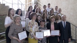 Новооскольские школьники стали участниками классного часа «Развитие парламентаризма в России»