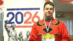 Солист Тростенецкого ДК завоевал Гран-при конкурса «Оскольский микрофон»