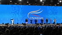 Вячеслав Гладков поздравил с победой в премии «Служение» двух белгородских чиновников
