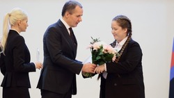 Вячеслав Гладков вручил стипендии 110 студентам СПО и вузов Белгородчины