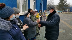 Глава администрации муниципалитета Андрей Гриднев поздравил новооскольчанок с 8 марта