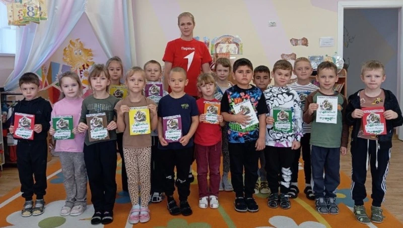 В новооскольском детсаду № 10 прошел патриотический урок о матерях героев СВО