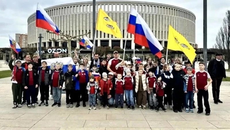 Новооскольские футболисты посетили матч сборной России