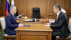 Вячеслав Гладков обсудил вопросы использования федеральных средств на рабочей встрече с Эли Исаевым