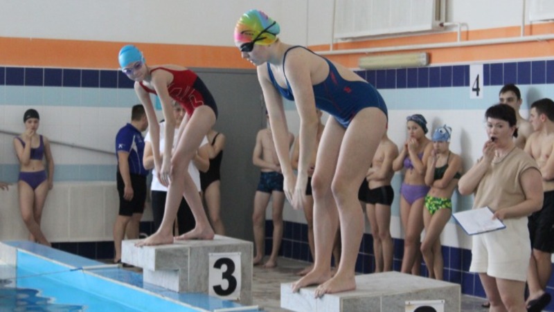 Новооскольские школьники приняли участие в муниципальных соревнованиях по плаванию