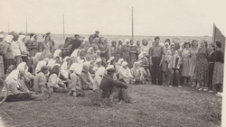 Новооскольские архивисты предоставили корреспонденту «Вперёд» уникальный снимок 1954 года