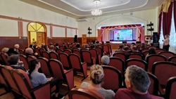 Новооскольские работники ЖКХ получили поздравления накануне профессионального праздника
