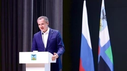 Вячеслав Гладков поздравил с Днём флага Белгородской области 