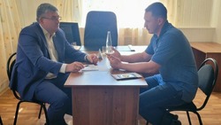 Глава администрации Новооскольского округа провёл приём граждан в Большой Ивановке