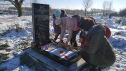 Два новых памятника погибшим красноармейцам появились в Новоскольском округе