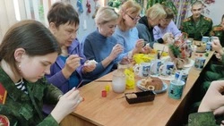 Новооскольские кадеты отметили Крещение с рукодельницами муниципального Центра соцобслуживания