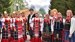 Новооскольцы приняли участие в Межрайонном фольклорном фестивале «Без песни мне не жить!» 