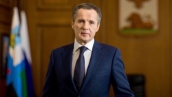 Вячеслав Гладков поздравил белгородских таможенников с праздником 