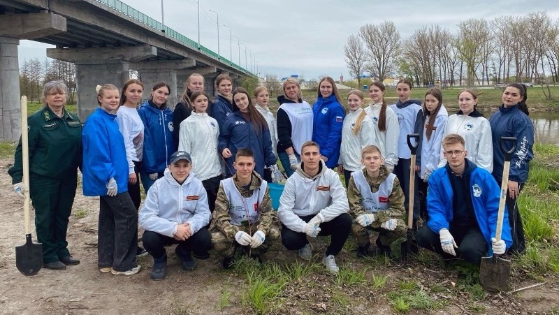 Новооскольские Волонтёры Победы и их коллеги из Белгорода приняли участие в акции «Сад памяти» 