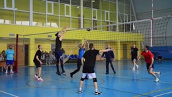 Открытый турнир по волейболу на Кубок главы администрации округа стартовал в Новом Осколе