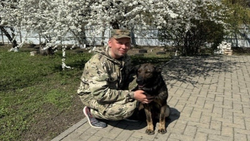 Новооскольские полицейские поздравили коллег – кинологов с профессиональным праздником