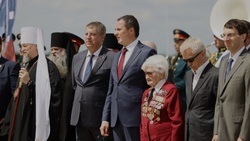 Чиновники поздравили белгородцев с годовщиной Прохоровского танкового сражения 