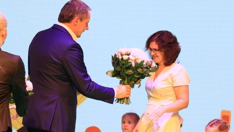 Жительница села Беломестное была удостоена медали «Материнская Слава» I степени