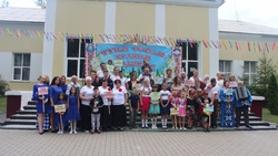Новооскольцы и гости округа побывали на фестивале семейного творчества «Вышитое счастье»