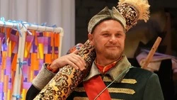 Новооскольские актёры с аншлагом представили премьеру спектакля по творчеству Леонида Филатова