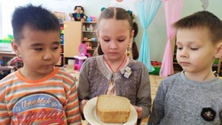 Тематическая акция «Блокадный хлеб» прошла в образовательных учреждениях Новооскольского горокруга