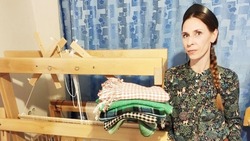 Новооскольчанка Екатерина Раздобарина открыла студию  современного ткачества «Река традиций»