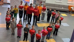 Новооскольские активисты провели акцию «Мама, я тебя люблю» 