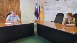 Новооскольцы обратились к главе администрации муниципалитета с личными вопросами