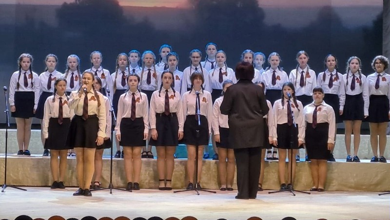 Новооскольцы приняли участие в гала-концерте детских хоров «Поклонимся великим тем годам