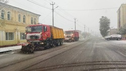 Новооскольские коммунальщики приступили к ликвидации последствий первого снегопада