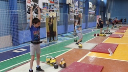 Новооскольские тяжелоатлеты организовали массовые онлайн-тренировки по гиревому спорту