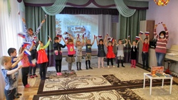 Литературно-музыкальная гостиная «Песни военных лет» встретила гостей в детском саду №6