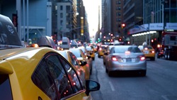 Заработала «Горячая линия» для новооскольцев по вопросам такси и каршеринга