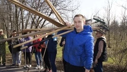 Более 300 новооскольцев вышли на субботник в парке «Семья»