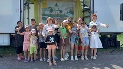 Творческая бригада новооскольского автоклуба подарила праздник жителям сёл