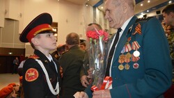 Новооскольские мужчины получили поздравления с Днём защитника Отечества