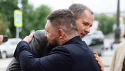 Вячеслав Гладков вручил Евгению Поддубному звание «Почётный гражданин Белгородской области»