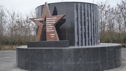 Новооскольцы смогут дополнить список фамилий на плитах памятника в парке Воинской славы
